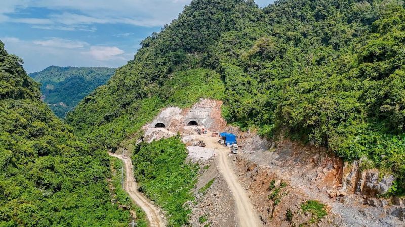 Thi công hầm đường bộ trên cao tốc Đồng Đăng - Trà Lĩnh.