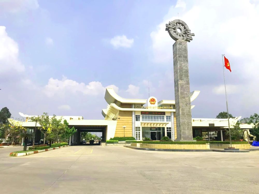 Cửa khẩu quốc tế Mộc Bài - Tây Ninh.