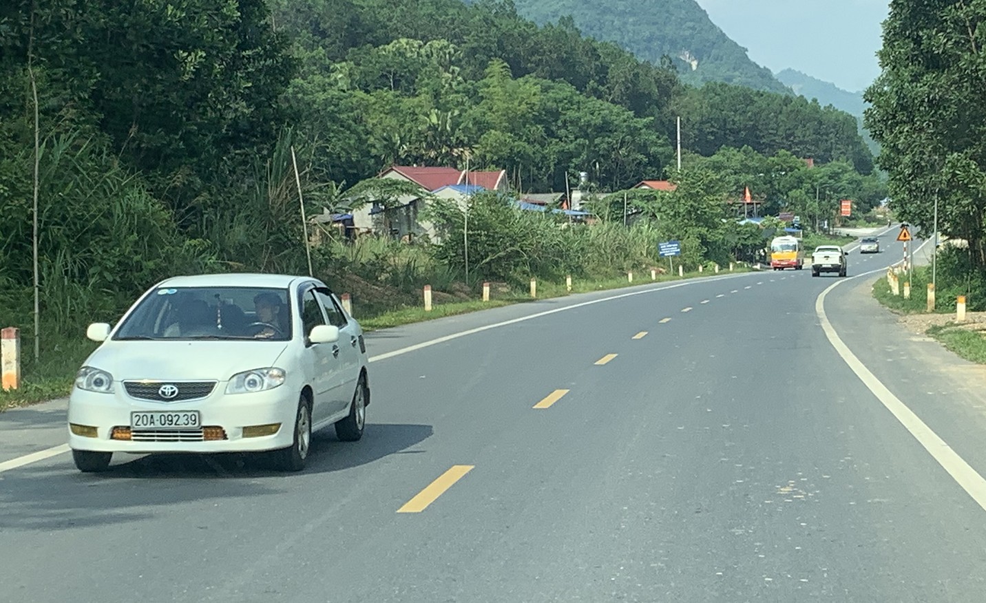 Một đoạn đường Thái Nguyên - Chợ Mới. (ảnh: Phương Thảo, báo Bắc Kanj).