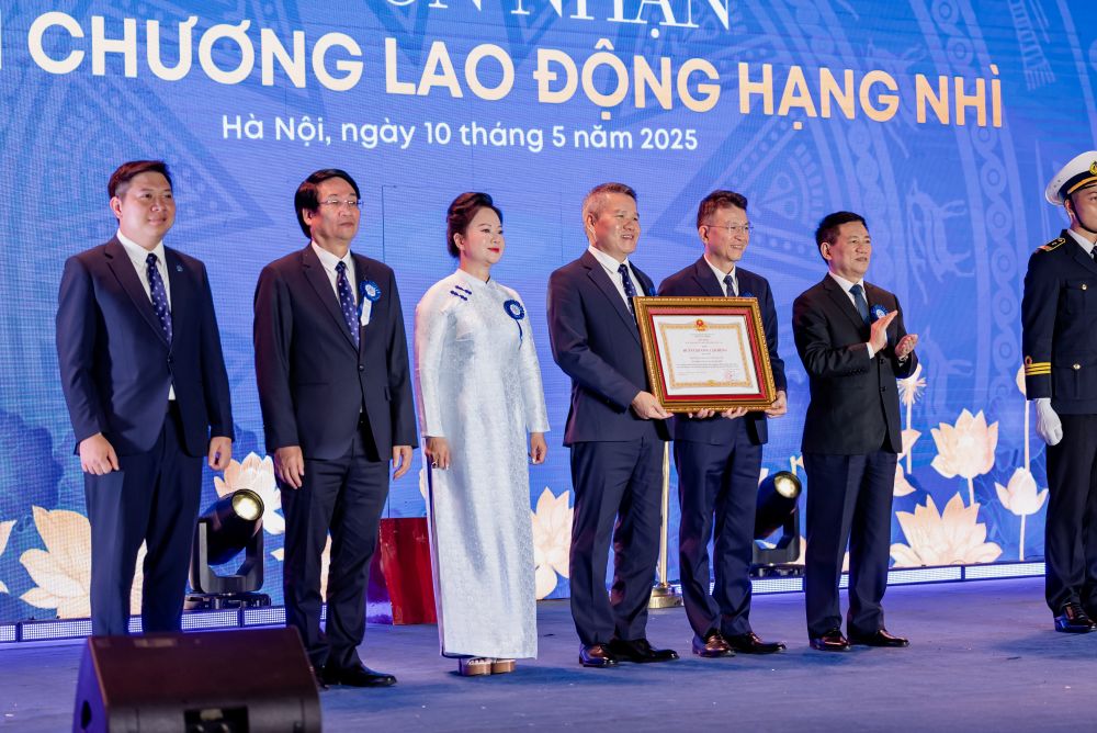 Phó thủ tướng Hồ Đức Phoowsc 