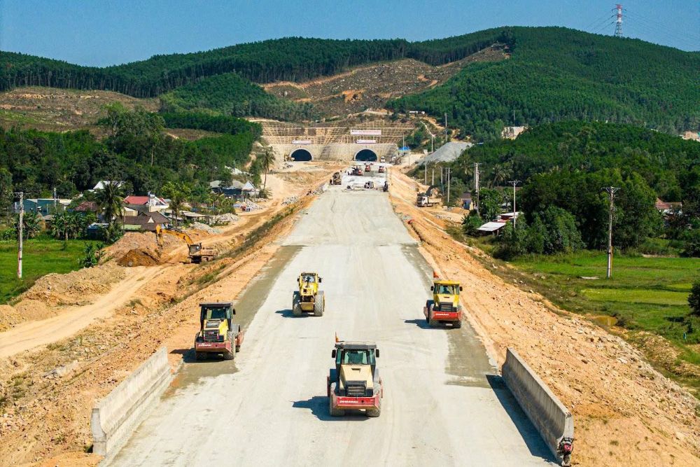 Tập đoàn Đèo Cả thi công xây dựng hầm Phượng Hoàng tại 