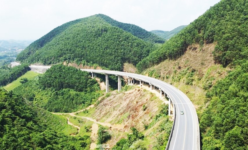 Một đoạn cao tốc Thái Nguyên - Chợ Mới quy mô 2 làn xe,
