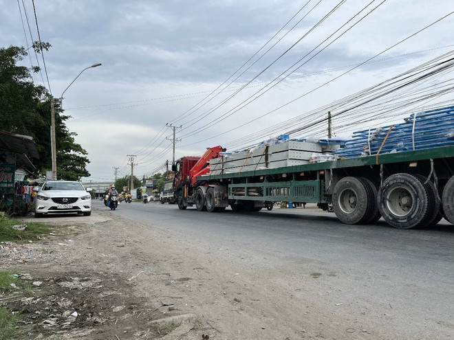 Một đoạn Quốc lộ 62 qua Long An. (ảnh: Đức Hạnh/TTXVN).