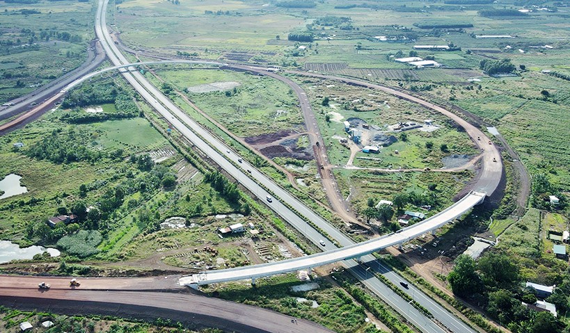 Nút giao Dầu Giây - điểm khởi đầu của tuyến cao tốc Dầu Giây - Tân Phú.