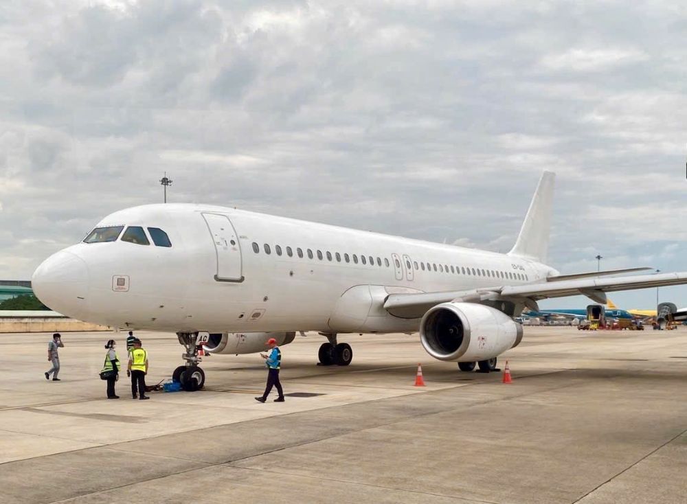 1_ Vietnam Airlines vừa tiếp nhận và đưa vào khai thác 2 tàu bay Airbus A320 theo hình thức thuê ướt để phục vụ cao điềm hè 2025.