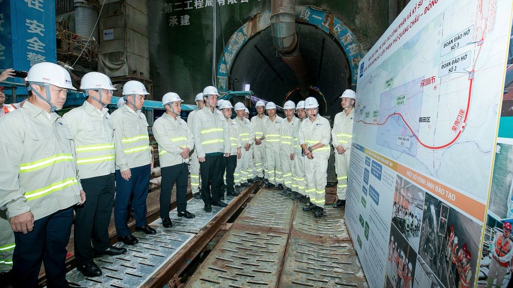 Đội ngũ học viên Đèo Cả tham gia chương trình tu nghiệp chuyên sâu về công nghệ thi công hầm bằng máy khoan TBM.