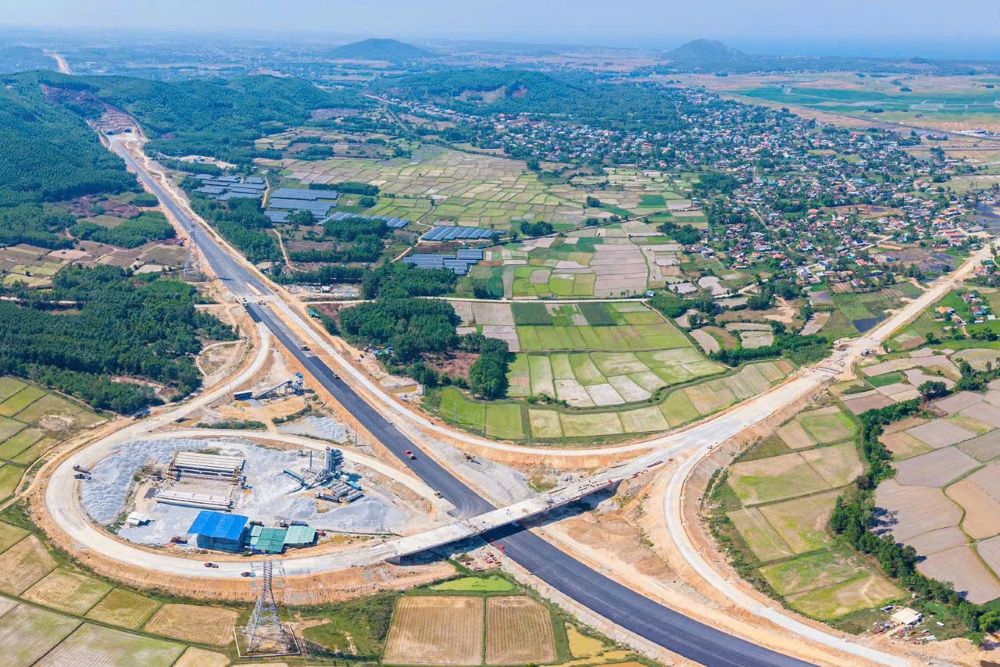 Một đoạn cao tốc Quảng Ngãi - Hoài Nhơn do HHV thi công.