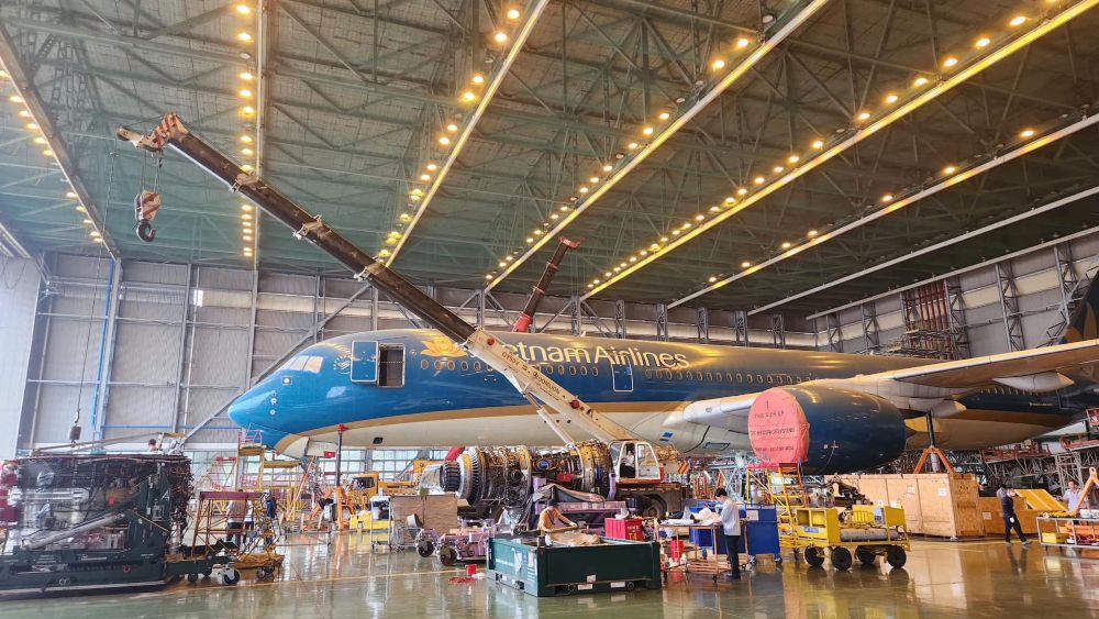 Một hangar của Vietnam Airlines tại sân bay Nội Bài.