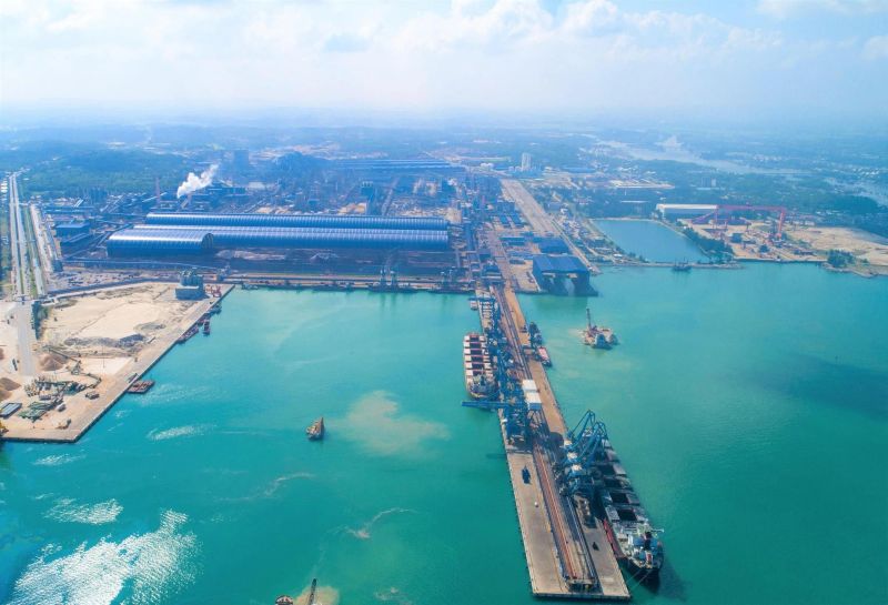 Một góc Khu kinh tế Dung Quất.