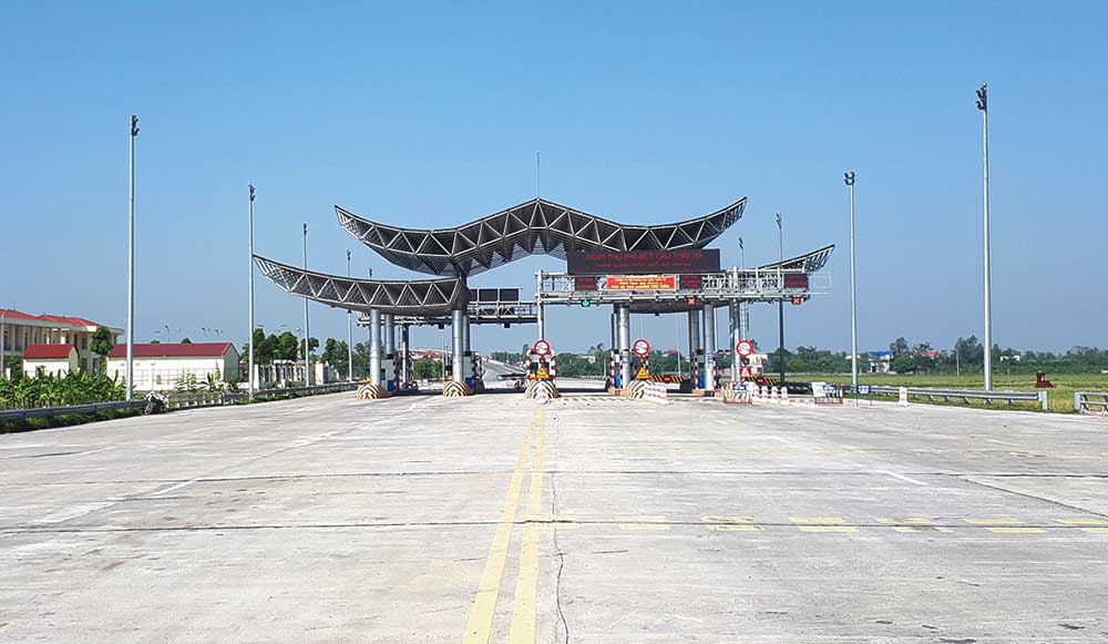 Trạm thu phí BOT cầu Thái Hà.