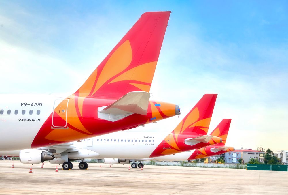 AOC là chứng chỉ nhà khai thác tàu bay do nhà chức trách hàng không cấp, cho phép hãng được khai thác thương mại trong phạm vi được phê chuẩn