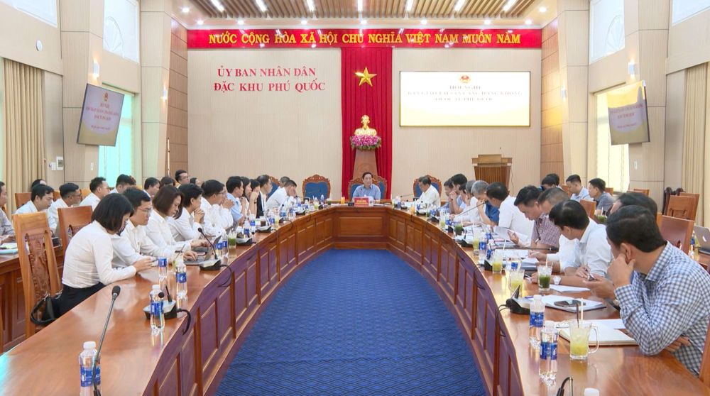 Quang cảnh ội nghị bàn giao tài sản cảng hàng không quốc tế Phú Quốc