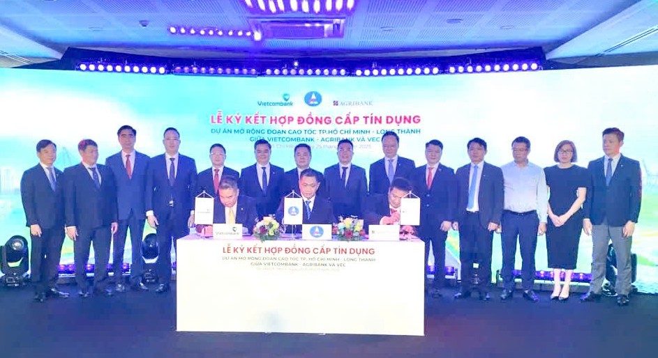 Hợp đồng tín dụng với