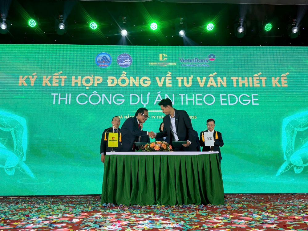 K&yacute; kết hợp đồng về tư vấn thiết kế được thực hiện ngay tại Lễ khởi c&ocirc;ng.