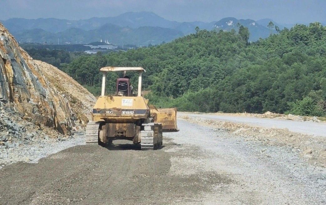 Thi c&ocirc;ng Dự &aacute;n đầu tư tuyến nối cao tốc Nội B&agrave;i &ndash; L&agrave;o Cai với cao tốc Tuy&ecirc;n Quang &ndash; Ph&uacute; Thọ.