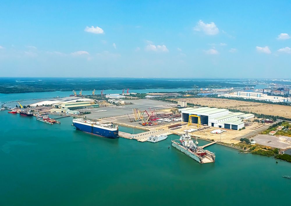 To&agrave;n cảnh Bến cảng Nh&agrave; m&aacute;y đ&oacute;ng t&agrave;u Ba Son.