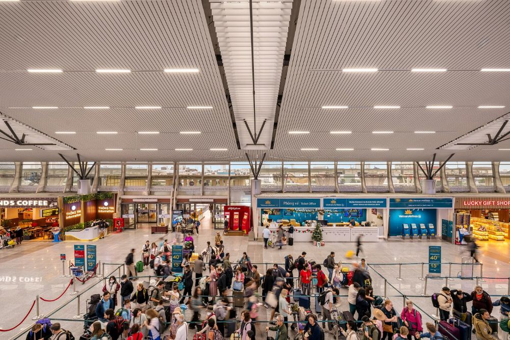 Cảng h&agrave;ng kh&ocirc;ng quốc tế Đ&agrave; Nẵng hiện do Tổng c&ocirc;ng ty Cảng h&agrave;ng kh&ocirc;ng Việt Nam quản l&yacute;, khai th&aacute;c.