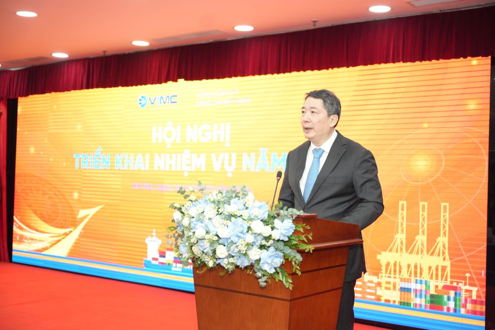 Thứ trưởng Bộ t&agrave;i ch&iacute;nh Cao Anh Tuấn ph&aacute;t biểu chỉ đạo tại Hội nghị triển khai kế hoạch năm 2026 của VIMC.