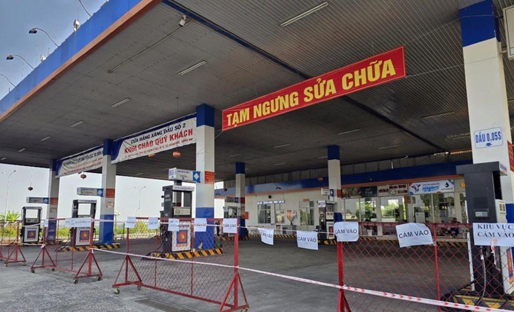 2 cửa h&agrave;ng xăng dầu tại trạm dừng nghỉ Km41+100 tr&ecirc;n cao tốc TP.HCM &ndash; Long Th&agrave;nh &ndash; Dầu Gi&acirc;y (tỉnh Đồng Nai)