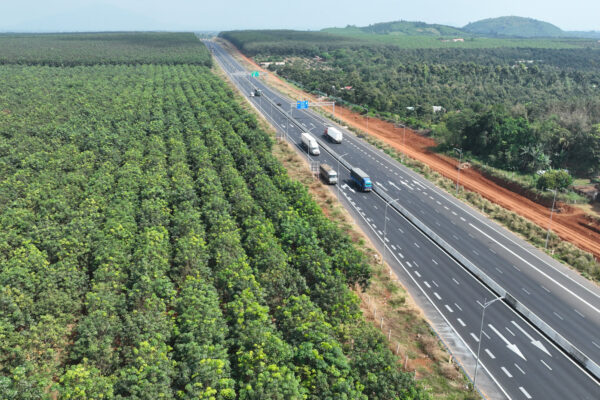Một đoạn cao tốc Phan Thiết - Dầu Gi&acirc;y.