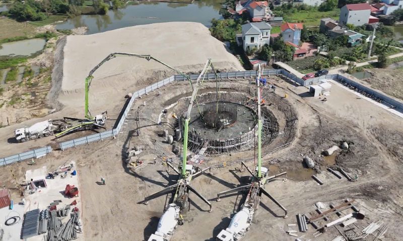 Thi c&ocirc;ng đ&agrave;i kiểm so&aacute;t kh&ocirc;ng lưu Cảng h&agrave;ng kh&ocirc;ng quốc tế Gia B&igrave;nh (Ảnh: B&aacute;o Bắc Ninh).