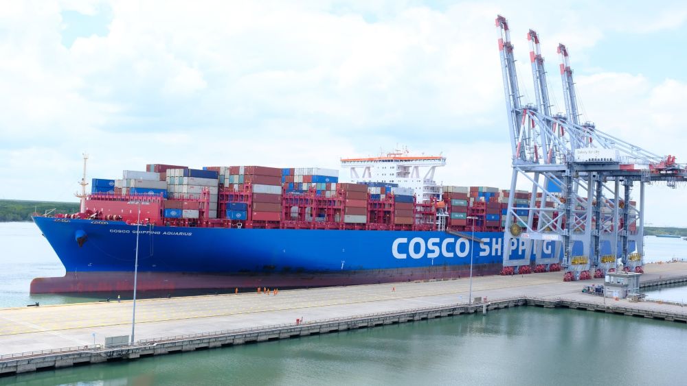 T&agrave;u COSCO SHIPPING AQUARIUS.