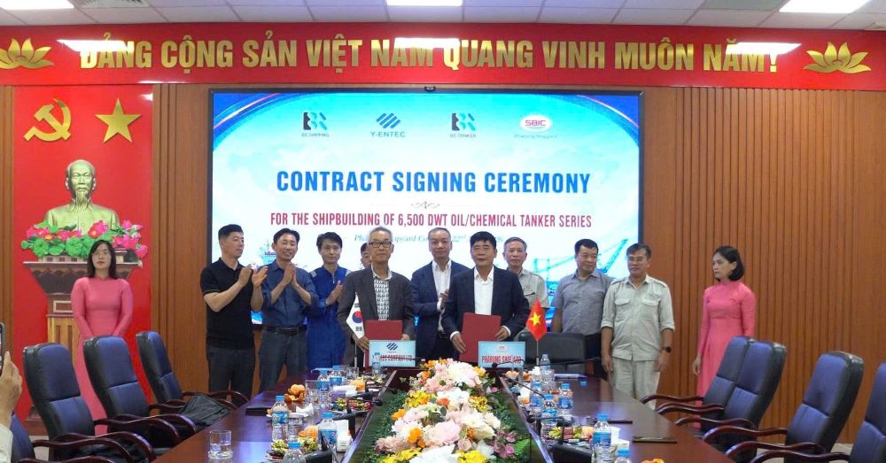 Quang cảnh lễ k&yacute; kết hợp đồng.