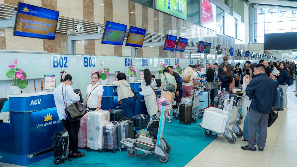 Hệ thống quầy phục vụ hành khách tại Cảng hàng không quốc tế Nội Bài.