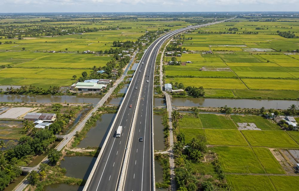 Tuyến cao tốc H&agrave; Ti&ecirc;n - Rạch Gi&aacute; - Bạc Li&ecirc;u cũng được x&aacute;c định l&agrave; trục cao tốc ngang chiến lược của Đồng bằng s&ocirc;ng Cửu Long.