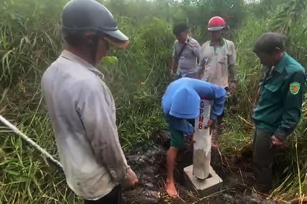 Cắm cọc giải phóng mặt bằng Dự án đường Vành đai 3, TP.HCM đoạn đi qua huyện Hóc Môn 