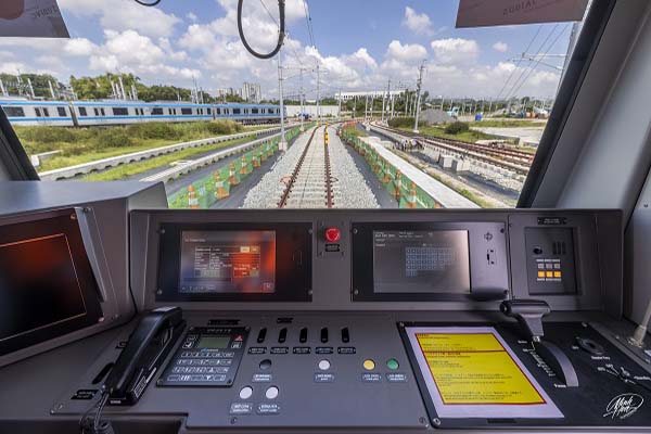 Đoàn tàu metro số 1 (Bến Thành - SUối Tiên) đang được chạy thủ tại depot LOng Bình 