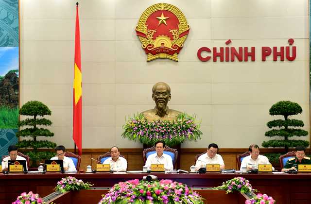 Thủ tướng Nguyễn Tấn Dũng chủ trì phiên họp thường kỳ tháng 6/2015.