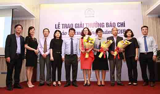 Lần đầu tiên Hiệp hội Bảo hiểm Việt Nam tổ chức Giải thưởng báo chí “Bảo vệ cuộc sống” nhằm vinh danh những nhà báo có đóng góp trong việc nâng cao nhận thức của mọi người về bảo hiểm nhân thọ