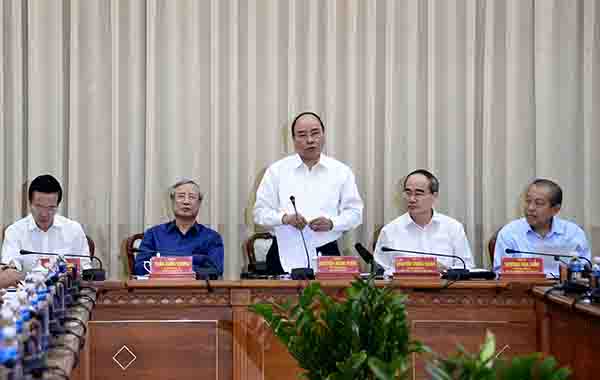 Thủ tướng Nguyễn Xuân Phúc phát biểu chĩ đạo tại buổi làm việc với Lãnh đạo TP.HCM