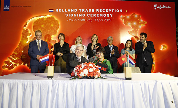 Hà Lan ký kết 10 hợp tác với doanh nghiệp và chính quyền các tỉnh phía Nam