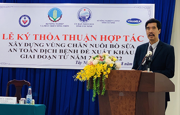 Ông Nguyễn Quốc Khánh – Giám đốc Điều hành Nghiên cứu & Phát triển Vinamilk phát biểu tại buổi lễ