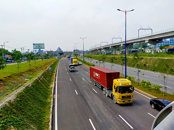 Rất nhiều hãng xe lớn, di chuyển một cách nhánh chóng từ chiều TP.HCM ra tỉnh Đồng Nai, tỉnh Bà Rịa-Vũng Tàu, qua nút giao thông mới.  