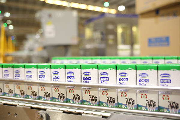 Sản phẩm Sữa học đường cung cấp cho TP.HCM được sản xuất tại Nhà máy Sữa Việt Nam (Nhà máy Mega) của Vinamilk tại Bình Dương, một trong những siêu nhà máy áp dụng các công nghệ hiện đại nhất trên thế giới