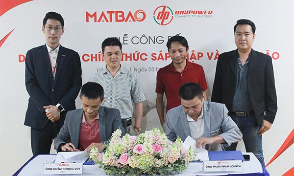 Ông Huỳnh Ngọc Duy - CEO Mắt Bão và ông Phạm Phan Nguyên - CEO DigiPower đại diện ký kết sáp nhập, ngày 3/9 vừa qua.