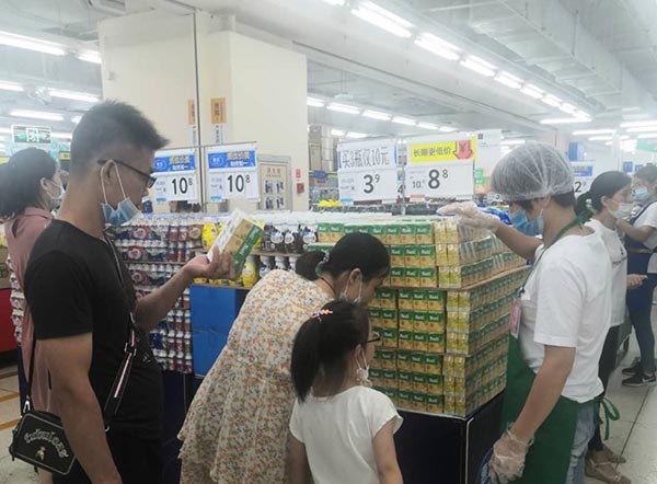 Lần đầu tiên một thương hiệu sữa Việt Nam hiện diện trong hệ thống đại siêu thị Walmart
