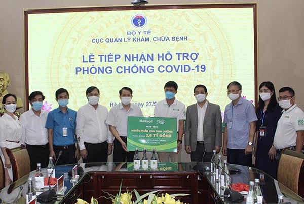 -	Quỹ Phát triển Tài năng Việt phối hợp cùng Nutifood trao tặng hàng trăm ngàn sản phẩm dinh dưỡng và cà phê, trị giá 2,6 tỷ đồng đến Cục Quản lý Khám, Chữa bệnh – Bộ Y tế