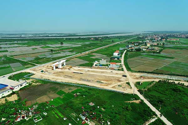 Khu nhà xưởng xây sẵn nằm trong Khu công nghiệp Bắc Tiền Phong, thuộc Khu kinh tế ven biển Quảng Yên, tỉnh Quảng Ninh