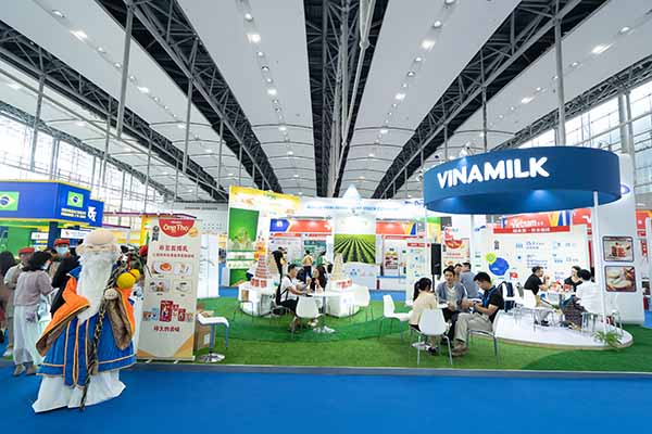 - Từ đầu năm đến nay, Vinamilk tham dự hơn 9 hội chợ, triển lãm lớn tại các thị trường như Trung Quốc, Dubai, Hàn Quốc…