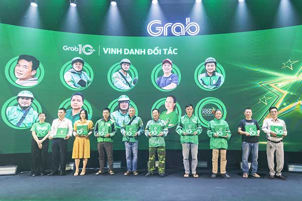 Grab vinh danh và tri ân các đối tác tài xế và doanh nghiệp