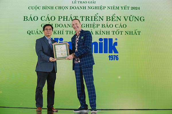 2024 là năm thứ 3 liên tiếp, Vinamilk đón nhận Giải doanh nghiệp báo cáo quản lý khí thải nhà kính tốt nhất.