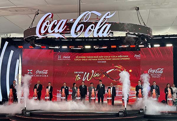 Khánh thành nhà máy Coca-Cola Miền Nam trị giá 136 triệu USD