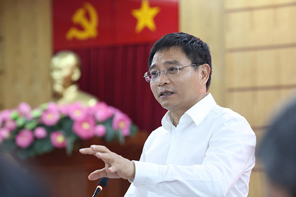 Bộ trưởng Bộ tài chính Nguyễn Văn Thắng phát biểu chỉ đạo tại buổi họp