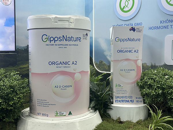 Sản phẩm sử dụng nguồn đạm A2 hữu cơ tự nhiên quý hiếm, thân thiện với hệ tiêu hóa non nớt và nhạy cảm của trẻ nhỏ.