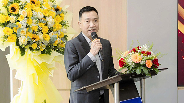 &Ocirc;ng Vũ Quang Vinh - Ph&oacute; Tổng Gi&aacute;m Đốc VSIP; Th&agrave;nh vi&ecirc;n Hội đồng quản trị Becamex Group ph&aacute;t biểu tại buổi lễ.