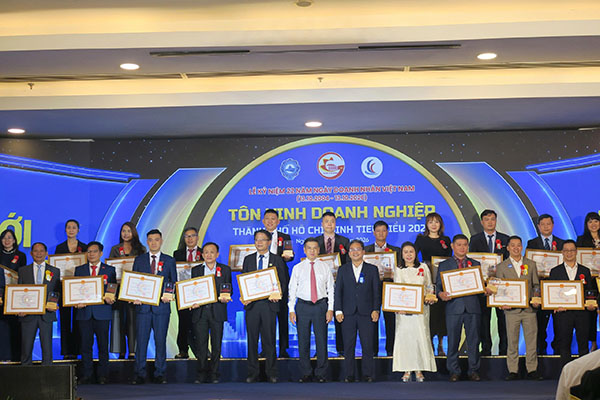 TP.HCM t&ocirc;n vinh 100 doanh nghiệp, 96 doanh nh&acirc;n ti&ecirc;u biểu năm 2026.